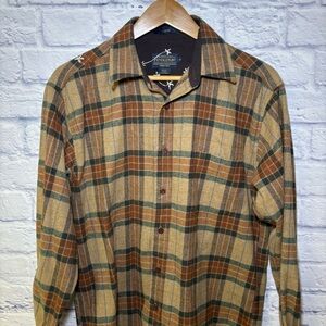 Pendleton 100% Virgin Wool Lodge Shirt Flannel Vintage Size Medium Ranger Plaid